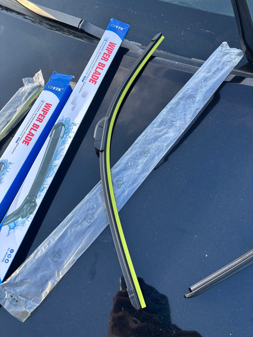 Universal flat wiper blade with 16-inch and 26-inch packaging